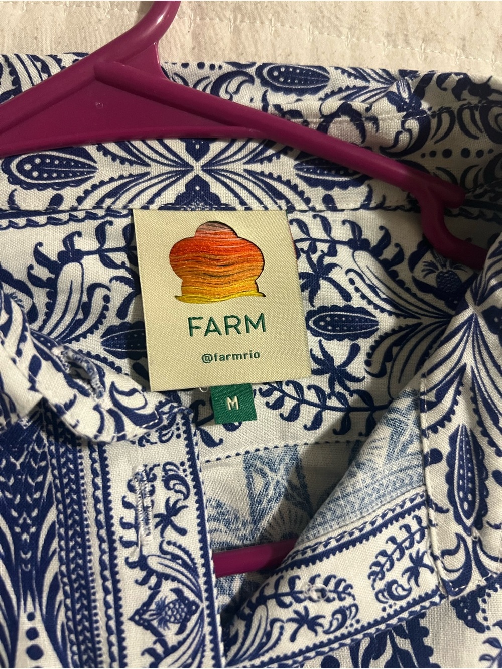 FARM Rio NWOT White Button-Down Shirt with Blue Printed Motif - Picture 3 of 4